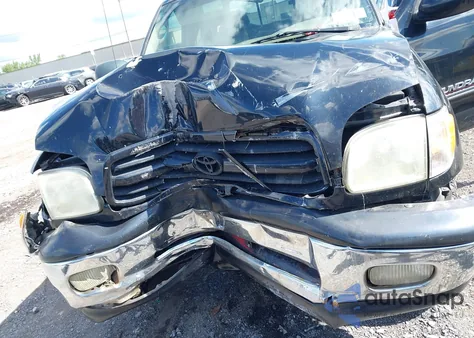 2002 Toyota Tundra Ltd V8 z USA, uszkodzony, nr VIN 5TBBT48152S276252